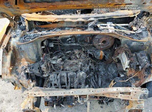 5XYPGDA3XJG348085 2018 KIA SORENTO Burn Vista del compartimento del motor