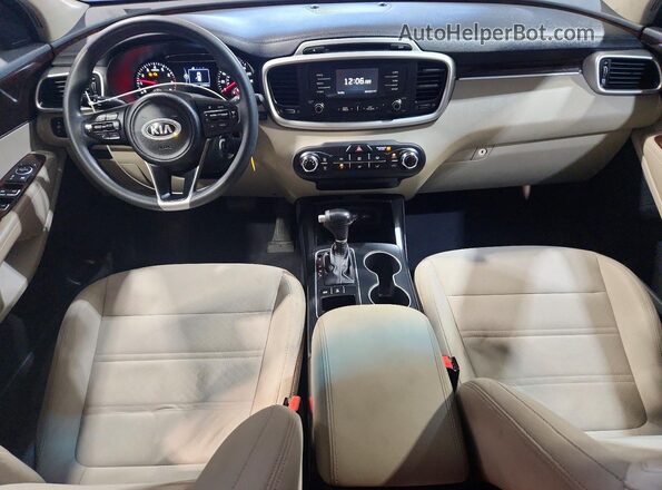 5XYPGDA50HG216786 2017 KIA SORENTO Синий Вид панели приборов