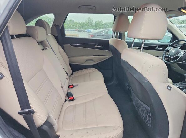 5XYPGDA50KG477634 2019 KIA SORENTO White Հետևի նստատեղերի տեսք
