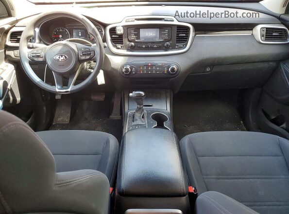 5XYPGDA51HG190764 2017 KIA SORENTO Red Вид панелі приладів