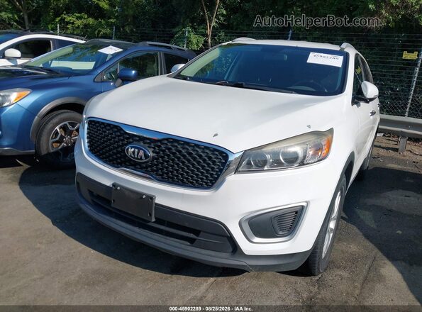 5XYPGDA52GG158453 2016 KIA SORENTO White Front view