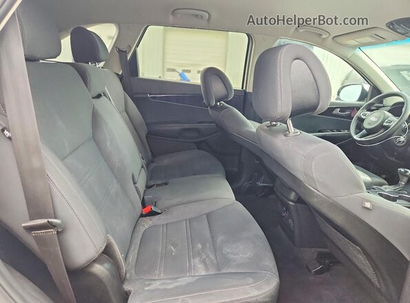 5XYPGDA53GG135442 2016 KIA SORENTO White Rear interior view