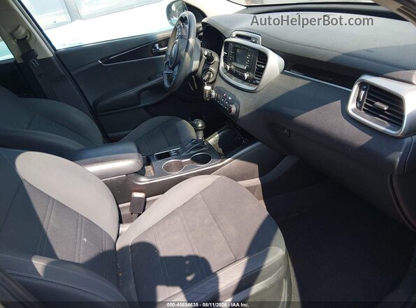 5XYPGDA54HG193609 2017 KIA SORENTO Gray Widok wnętrza z przodu