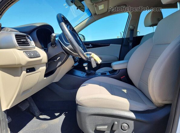 5XYPGDA54LG635796 2020 KIA SORENTO Белый Вид салона спереди