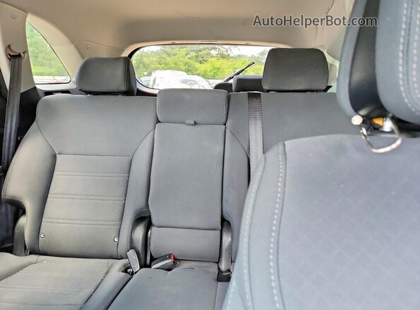 5XYPGDA55HG208327 2017 KIA SORENTO Gray Vista de los asientos traseros