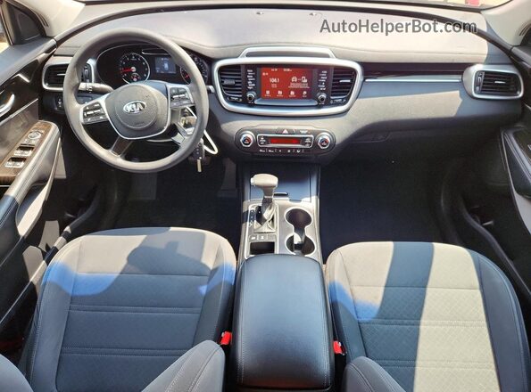 5XYPGDA57KG515585 2019 KIA SORENTO Red Widok deski rozdzielczej