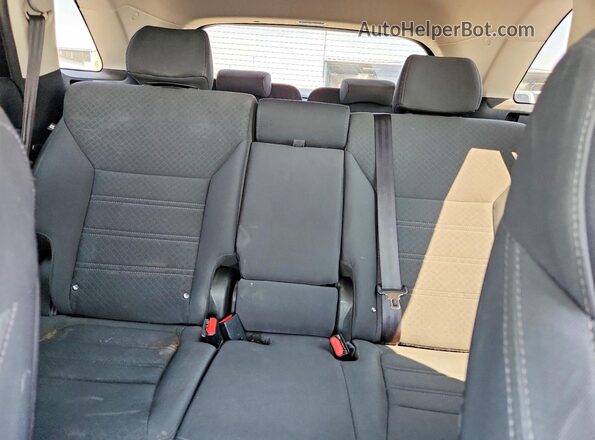 5XYPGDA59GG063405 2016 KIA SORENTO White Widok tylnych siedzeń