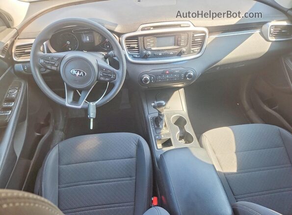 5XYPGDA59HG249690 2017 KIA SORENTO Gray Widok deski rozdzielczej