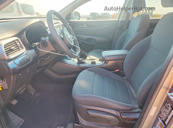 5XYPGDA59HG249690 2017 KIA SORENTO Gray Widok wnętrza z przodu