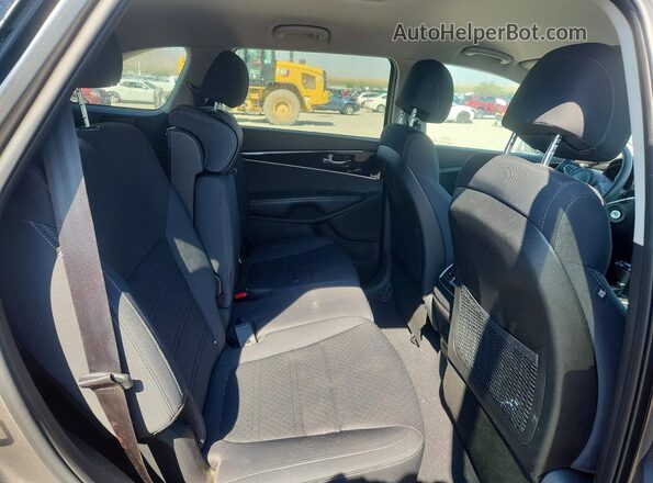 5XYPGDA59HG249690 2017 KIA SORENTO Gray Widok tylnych siedzeń