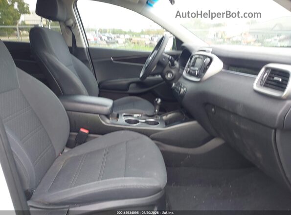 5XYPGDA59JG376249 2018 KIA SORENTO Белый Вид салона спереди