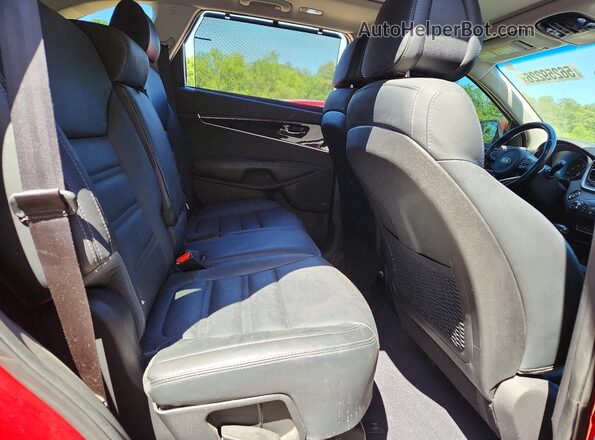 5XYPH4A14GG127912 2016 KIA SORENTO Red Widok wnętrza z tyłu