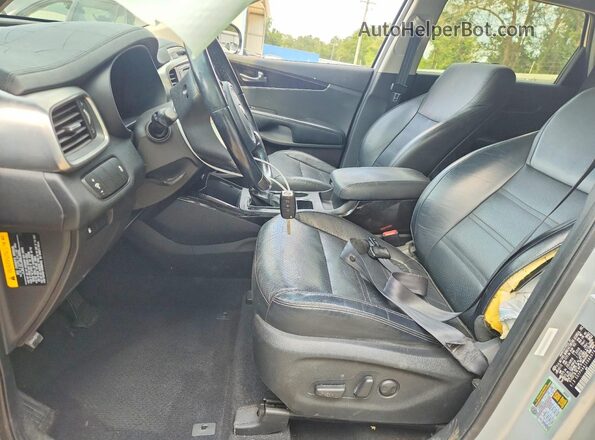 5XYPH4A1XGG007645 2016 KIA SORENTO Серебряный Вид салона спереди