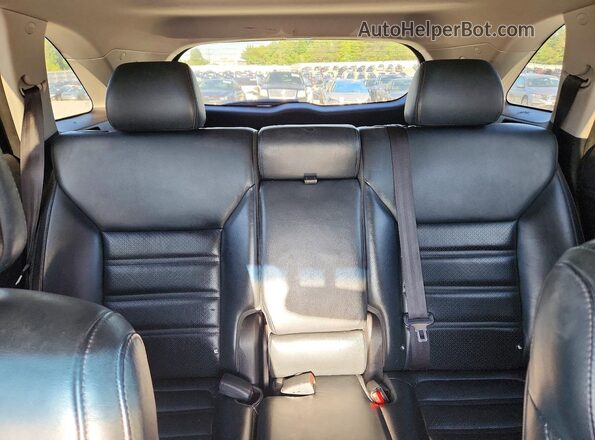 5XYPH4A56GG041830 2016 KIA SORENTO Maroon Vista de los asientos traseros