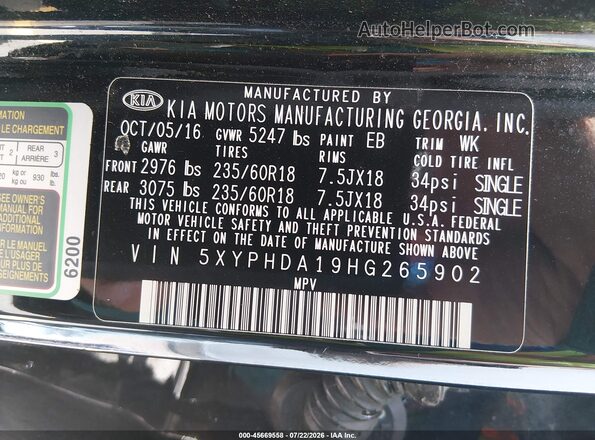 5XYPHDA19HG265902 2017 KIA SORENTO Black Widok komory silnika