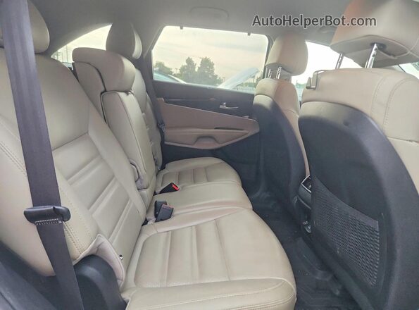 5XYPHDA50HG337394 2017 KIA SORENTO White Rear interior view