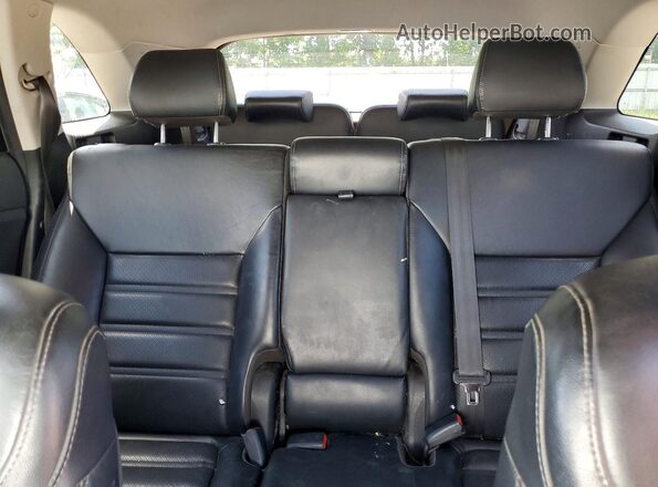 5XYPHDA52KG502787 2019 KIA SORENTO White Rear seats view