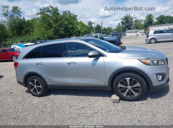 5XYPHDA53GG081895 2016 KIA SORENTO Silver Vista interior trasera