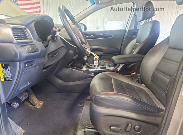 5XYPHDA53HG270130 2017 KIA SORENTO Желто-коричневый Вид салона спереди