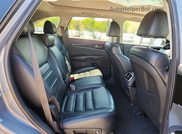 5XYPHDA54LG646018 2020 KIA SORENTO Gray Widok wnętrza z tyłu