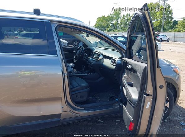 5XYPHDA56GG114727 2016 KIA SORENTO Gray Front interior view