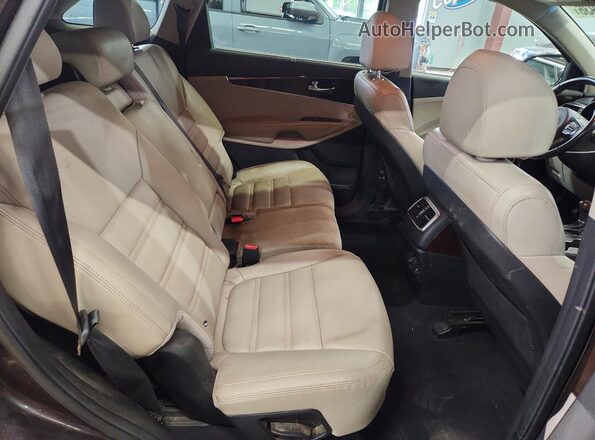 5XYPHDA56JG362578 2018 KIA SORENTO Brown Widok wnętrza z tyłu