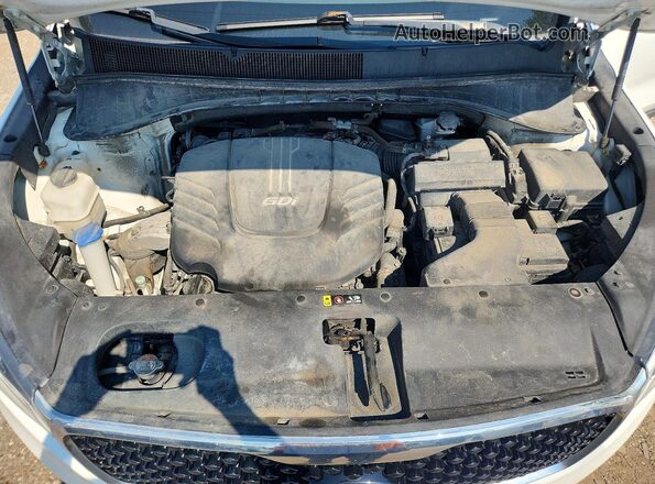 5XYPHDA58JG391788 2018 KIA SORENTO White Rear interior view