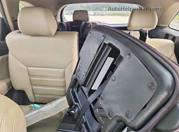 5XYPHDA58LG705359 2020 KIA SORENTO White Rear seats view