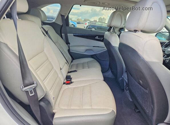 5XYPK4A52GG091996 2016 KIA SORENTO Белый Вид задних сидений