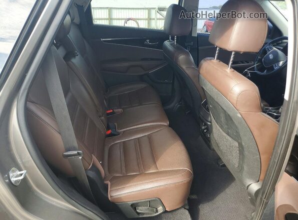 5XYPKDA58KG453290 2019 KIA SORENTO Gray Rear interior view