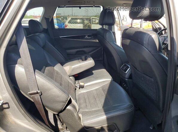 5XYPKDA59GG097407 2016 KIA SORENTO Charcoal Widok tylnych siedzeń