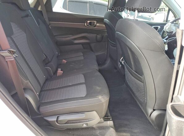 5XYRG4JC5SG352216 2025 KIA SORENTO White Вид задньої частини салону