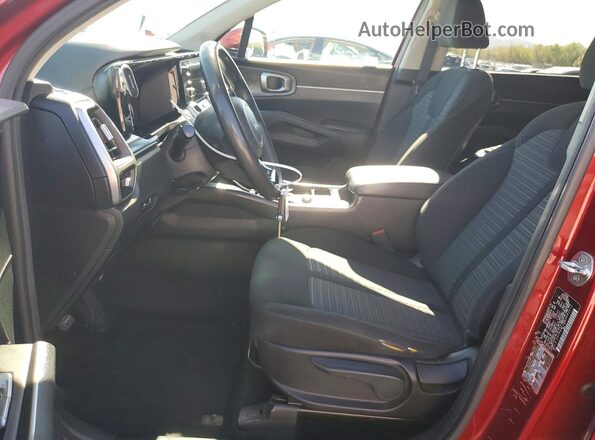 5XYRG4LC7NG085212 2022 KIA SORENTO Red Widok wnętrza z przodu