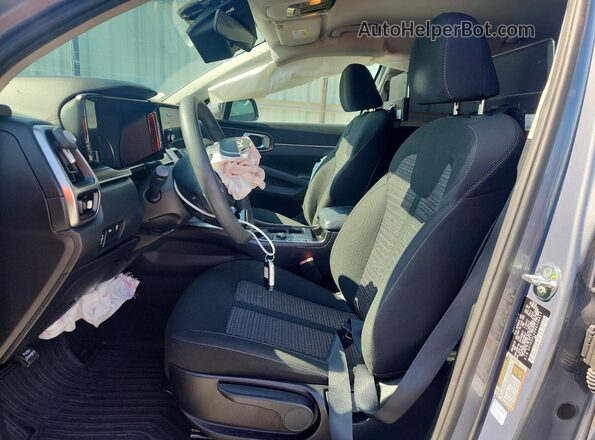 5XYRG4LC8NG130917 2022 KIA SORENTO Silver Vista interior delantera