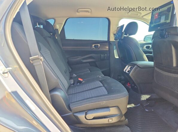 5XYRG4LC8NG130917 2022 KIA SORENTO Silver Vista interior trasera