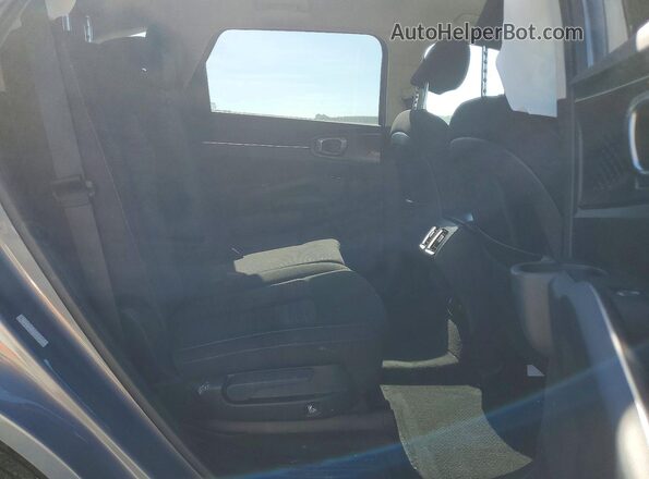 5XYRG4LC8PG186360 2023 KIA SORENTO Silver Vista interior trasera