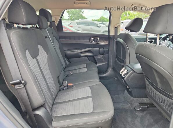 5XYRG4LC9NG100731 2022 KIA SORENTO Gray Vista interior trasera