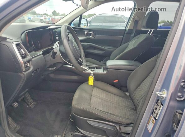 5XYRG4LC9PG183855 2023 KIA SORENTO Серебряный Вид салона спереди