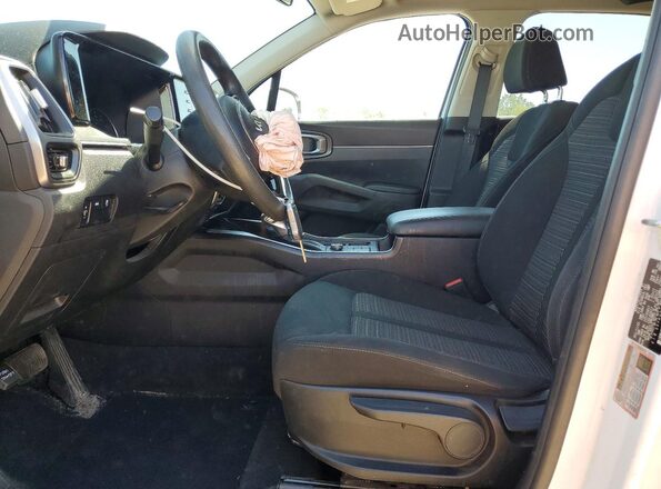 5XYRGDLC8PG251546 2023 KIA SORENTO White Widok wnętrza z przodu