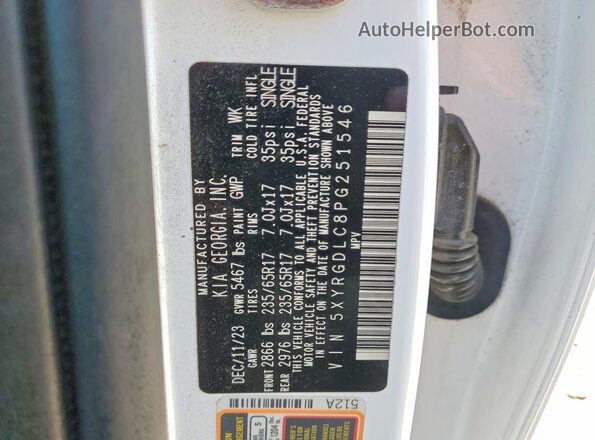 5XYRGDLC8PG251546 2023 KIA SORENTO White Widok naklejki z numerem VIN
