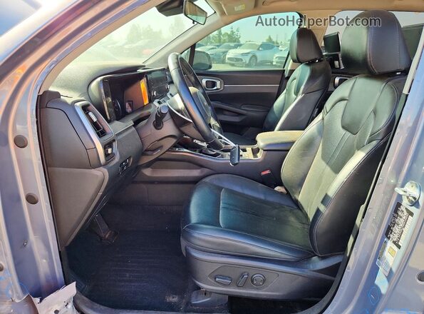 5XYRH4LF0NG103685 2022 KIA SORENTO Gray Widok wnętrza z przodu