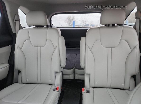 5XYRHDLF7NG094452 2022 KIA SORENTO Red Widok tylnych siedzeń