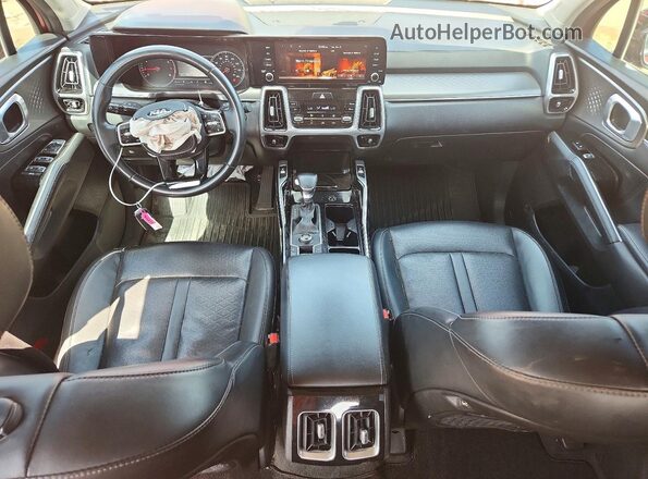 5XYRK4LF4MG024682 2021 KIA SORENTO Красный Вид панели приборов