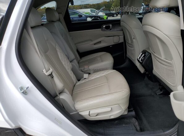 5XYRK4LF5MG057495 2021 KIA SORENTO White Widok wnętrza z tyłu