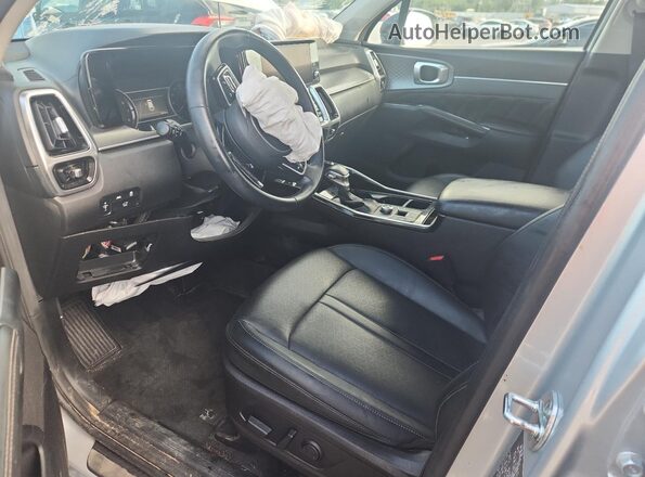 5XYRK4LF7MG059636 2021 KIA SORENTO Silver Вид салону спереду