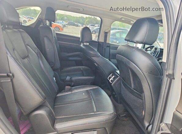 5XYRK4LF7NG135650 2022 KIA SORENTO Gray Rear seats view
