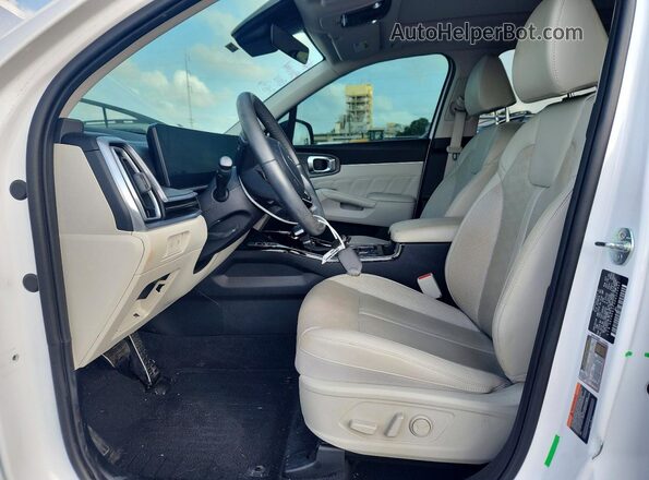 5XYRKDJF0RG300947 2024 KIA SORENTO White წინა სალონის ხედი