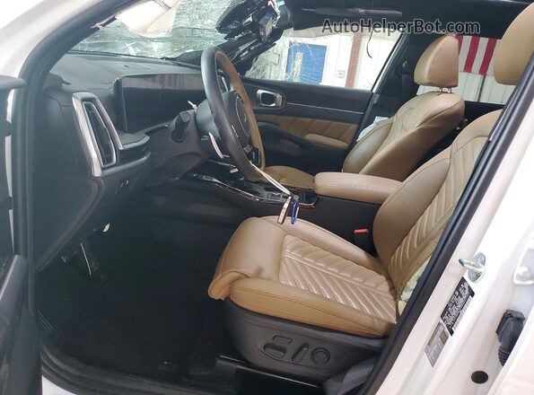 5XYRKDJF3RG267121 2024 KIA SORENTO White Вид салону спереду