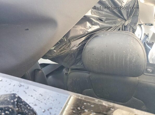 5XYRKDLF1PG224021 2023 KIA SORENTO White Vista de los asientos traseros
