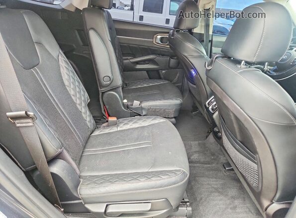 5XYRKDLF2MG045336 2021 KIA SORENTO Gray Widok wnętrza z tyłu